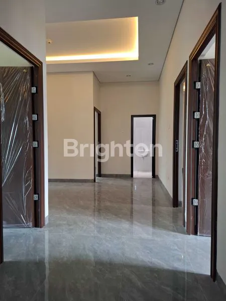 image DI JUAL RUMAH 2 LANTAI, SIAP HUNI, CANTIK, STRATEGIS, AMAN DAN NYAMAN (6)