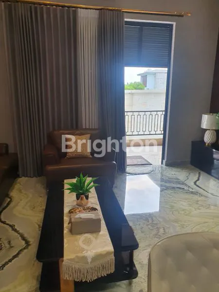 image RUMAH MEWAH 3 LANTAI FULL FURNISHED & POOL DI CITRALAND (5)