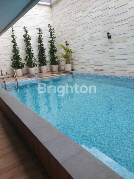 image RUMAH MEWAH 3 LANTAI FULL FURNISHED & POOL DI CITRALAND (8)