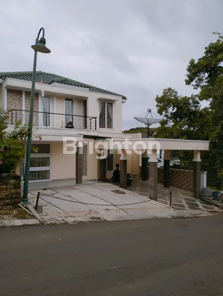 image DIJUAL RUMAH MEWAH SERASA VILLA DI SENTUL CITY (1)