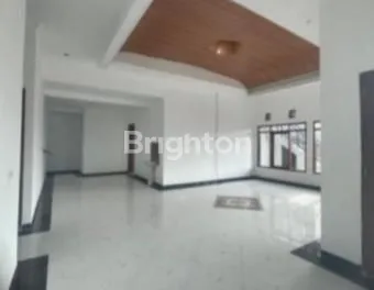 image RUMAH DIJUAL 3 LANTAI DI SINGOSARI (COCOK UNTUK GUDANG) (2)