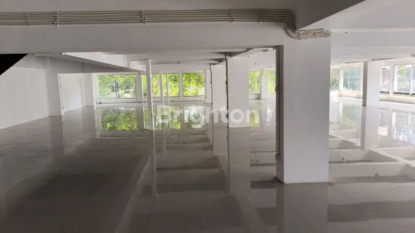 image GEDUNG SERBAGUNA 4 LANTAI, PARKIR LUAS & LIFT BARANG SURABAYA PUSAT (4)