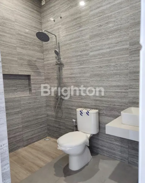 image RUMAH 2 LANTAI TERDAPAT 2 UNIT A DAN B DI PANDUGO TIMUR SURABAYA (8)