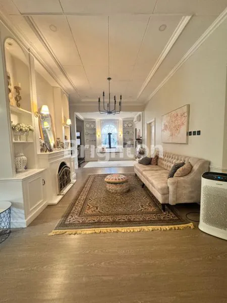 image DIJUAL ASET 3 BANGUNAN DI KEBON JERUK – LT 632 M², POTENSI KOST & KOMERSIAL (1)