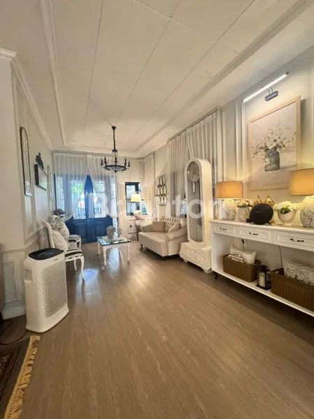 image DIJUAL ASET 3 BANGUNAN DI KEBON JERUK – LT 632 M², POTENSI KOST & KOMERSIAL (4)