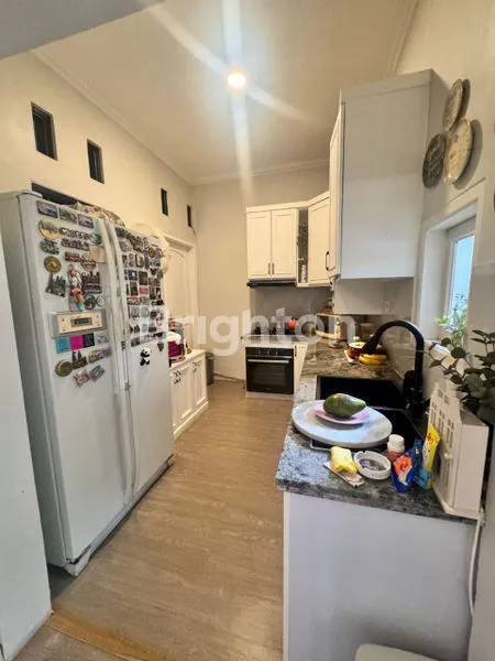 image DIJUAL ASET 3 BANGUNAN DI KEBON JERUK – LT 632 M², POTENSI KOST & KOMERSIAL (3)