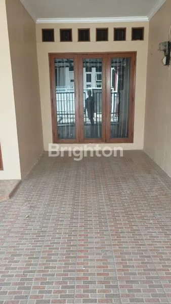 image RUMAH CANTIK SIAP HUNI, LOKASI STRATEGIS PONDOK KELAPA (2)