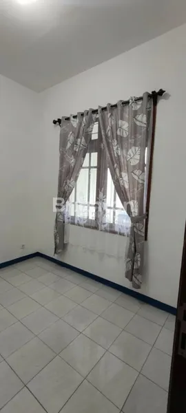 image DISEWAKAN RUMAH 2 LANTAI DI PERUMAHAN SEMOLOWARU INDAH DEKAT GALAXY MALL, DEKAT ITS, UNAIR (4)