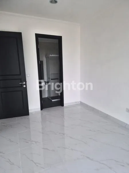 image RUMAH CANTIK SIAP HUNI BUKIT NIRMALA PIK 2 (8)