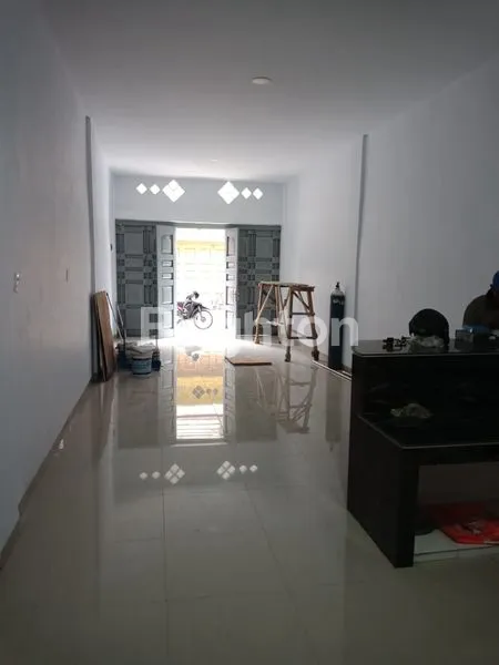 image RUMAH SIAP HUNI DI KOMPLEK (2)