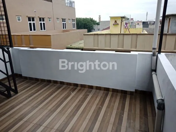 image RUMAH SIAP HUNI DI KOMPLEK (5)