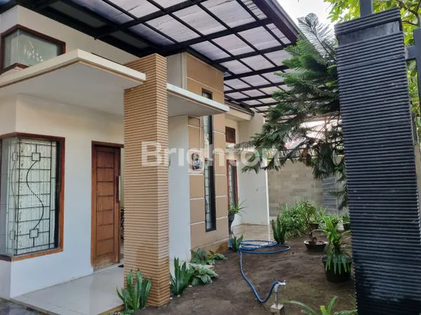 image DIJUAL RUMAH ASRI SIAP HUNI 210 M2 TENGAH KOTA KEDIRI (2)