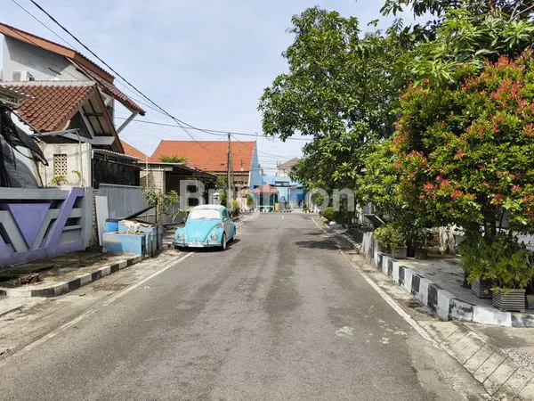 image RUNGKUT ASRI MINIMALIS 2LANTAI BAGUS TERAWAT LOKASI STRATEGIS (7)