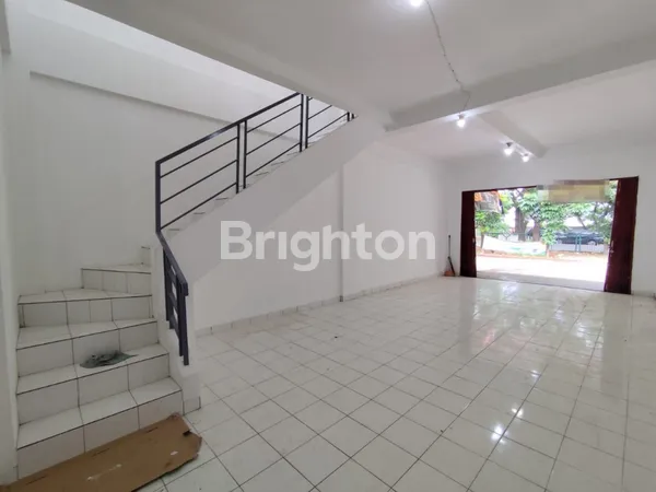 image RUKO 2 LANTAI SIAP USAHA DI TAMAN ROYAL CLUSTER EDELWEIS TANGERANG, LOKASI STRATEGIS HADAP JALAN RAYA & AKSES MOBIL 2 JALUR (2)