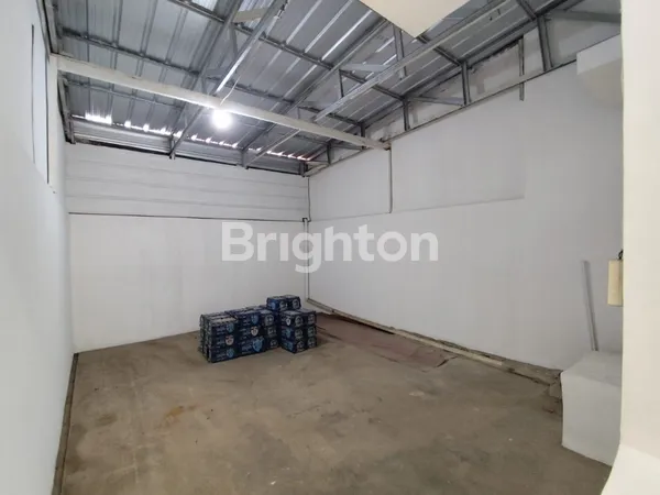 image RUKO 2 LANTAI SIAP USAHA DI TAMAN ROYAL CLUSTER EDELWEIS TANGERANG, LOKASI STRATEGIS HADAP JALAN RAYA & AKSES MOBIL 2 JALUR (8)