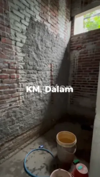 image RUMAH GRAHA SURABAYA BARAT  2 LANTAI SHM  BANGUNAN HOOK (3)