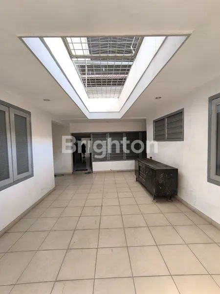 image RUMAH TENGAH KOTA DI PANDEGILING DEKAT TUNJUNGAN PLAZA TP TEGALSARI (6)