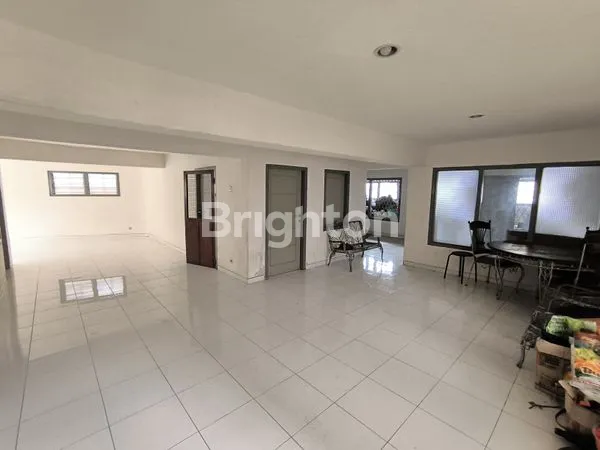 image RUMAH TENGAH KOTA DI PANDEGILING DEKAT TUNJUNGAN PLAZA TP TEGALSARI (7)