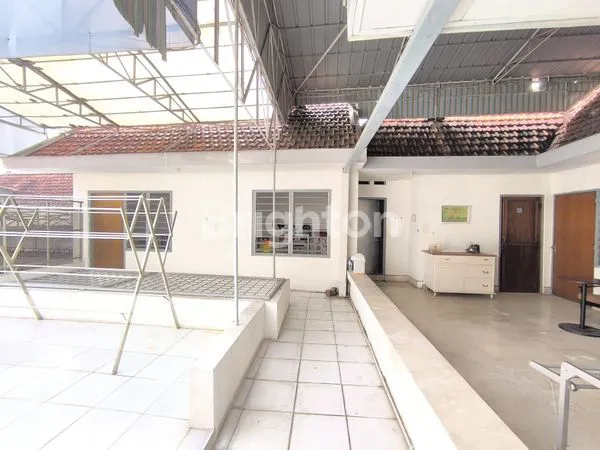 image RUMAH TENGAH KOTA DI PANDEGILING DEKAT TUNJUNGAN PLAZA TP TEGALSARI (8)