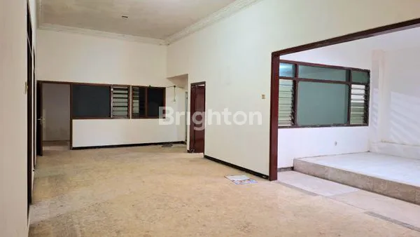 image DIJUAL MURAH DIBAWAH PASARAN KANTOR GUDANG LUAS AREA DEKAT SULFAT CILIWUNG BLIMBING SIAP HUNI ATAU BISA DI ALIHFUNGSI JADI SEKOLAH GUDANG KANTOR LAPANGAN PADEL BULUTANGKIS PROSPEK BISNIS CUAN KOTA MALANG (4)