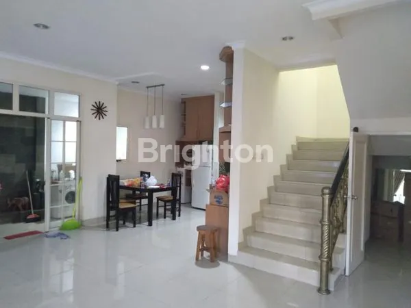 image RUMAH PIK GARDEN HOUSE HOEK 195M2 FURNISHED (3)