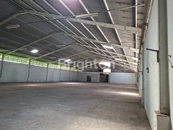 image INVESTASI STRATEGIS: GUDANG PREMIUM 3.600 M^2 DI PINGGIR JALAN RAYA CIBITUNG - SIAP PAKAI & SHM! (4)