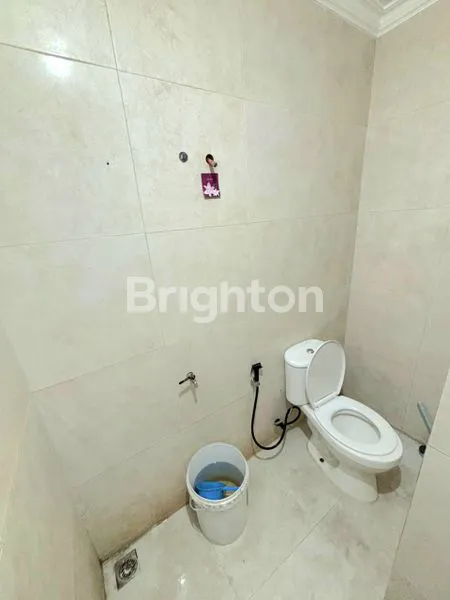 image TERTARIK USAHA KOS2AN??? INVESTASIKAN DANA ANDA DI BANGUNAN USAHA 225 M2-BARU RENOVASI 2024-11 KAMAR- HANYA 1 MENIT DARI UNJANI (4)