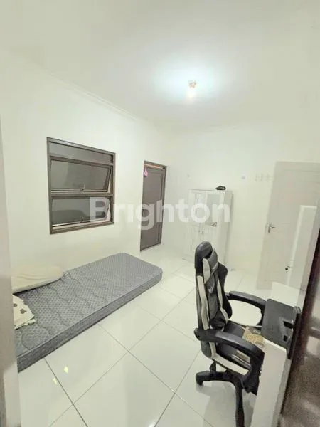 image TERTARIK USAHA KOS2AN??? INVESTASIKAN DANA ANDA DI BANGUNAN USAHA 225 M2-BARU RENOVASI 2024-11 KAMAR- HANYA 1 MENIT DARI UNJANI (2)