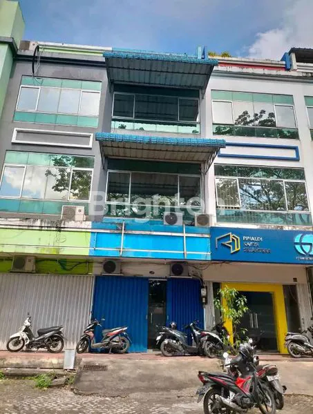 RUKO 3LT FULL BETON LOKAEI STRATEGIS HADAP JALAN TEUKU UMAR PUSAT KOTA