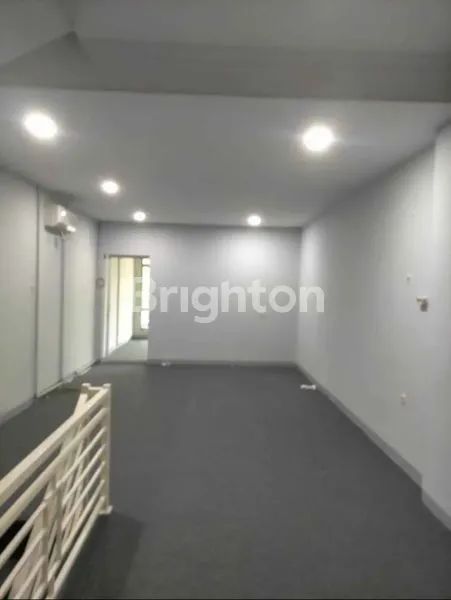 image RUKO 3LT FULL BETON LOKAEI STRATEGIS HADAP JALAN TEUKU UMAR PUSAT KOTA (3)