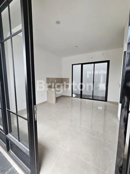 image RUMAH 2 LANTAI  BARU GRESS DEKAT LAKARSANTRI RAYA MENGANTI CITRALAND UNIVERSITAS CIPUTRA RAYA LONTAR PAKUWON MALL (2)