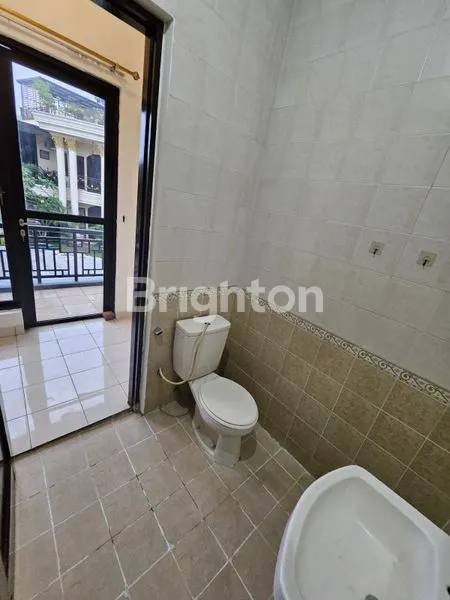 image DIJUAL RUMAH ASRI DAN CIAMIK DI KOTA WISATA (2)