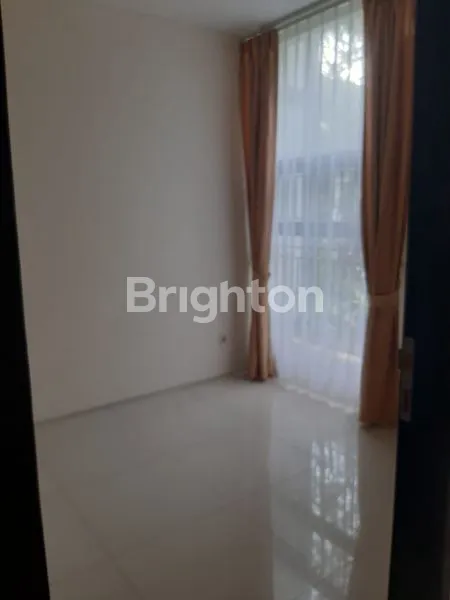 image RUMAH SEWA MEWAH 4KT DI VASSAWOOD, CIKARANG (6)