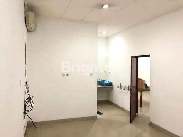 image DIJUAL RUMAH TAMAN KOTA JAKARTA BARAT – BEBAS BANJIR, AKSES 2 ARAH\N (4)