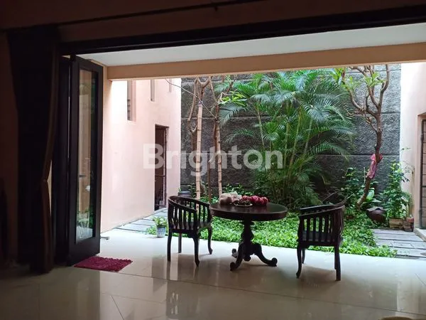 image RUMAH MEWAH DI GRAHA SANTOSO, LT 180M² LB 200M² (3)