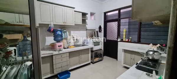 image RUMAH STRATEGIS JL ASAHAN RAYA DARMO STRUKTUR BANGUNAN BAGUS KUAT DAN TERAWAT (7)