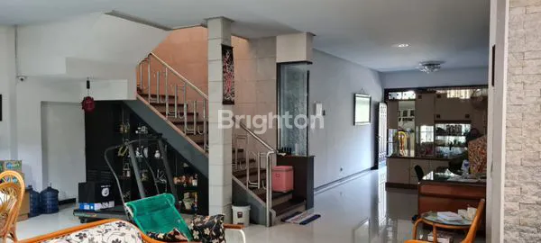 image RUMAH STRATEGIS JL ASAHAN RAYA DARMO STRUKTUR BANGUNAN BAGUS KUAT DAN TERAWAT (3)