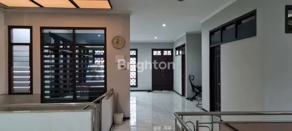 image RUMAH STRATEGIS JL ASAHAN RAYA DARMO STRUKTUR BANGUNAN BAGUS KUAT DAN TERAWAT (6)