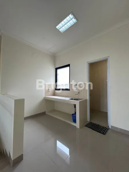 image RUKO HOOK GADING SERPONG, 5X16 HADAP UTARA, 3 LANTAI (4)