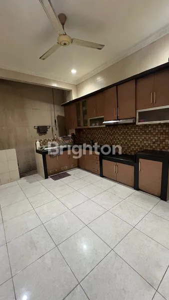 image RUMAH SEWA TIGA LANTAI DUTA MAS (3)