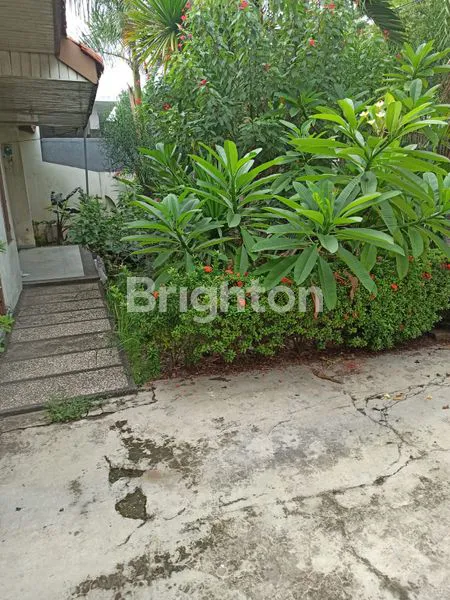 image RUMAH DI RUNGKUT ASRI BARAT – JALAN UTAMA, SHM (2)