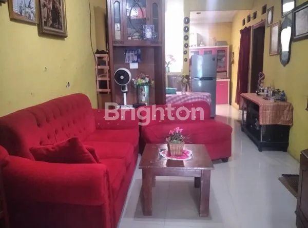 image RUMAH STRATEGIS DI PERUMAHAN TRIANA, HARGA TERJANGKAU (1)