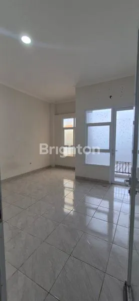 image RUKO STRATEGIS PERBATASAN JAKSEL COCOK UNTUK USAHA DAN HUNIAN (3)