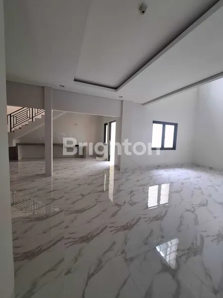 image DIJUAL RUMAH 2 LANTAI SIAP HUNI, TEMPAT STRATEGIS DI KOTA WISATA CIBUBUR (7)