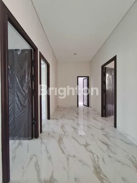 image DIJUAL RUMAH 2 LANTAI SIAP HUNI, TEMPAT STRATEGIS DI KOTA WISATA CIBUBUR (5)