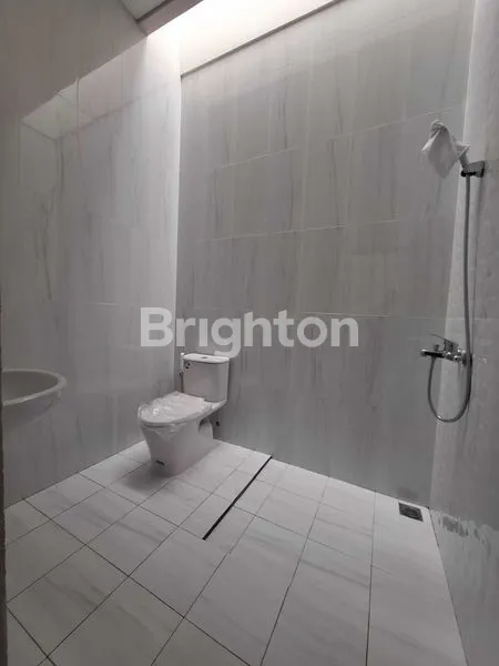 image DIJUAL RUMAH 2 LANTAI SIAP HUNI, TEMPAT STRATEGIS DI KOTA WISATA CIBUBUR (6)