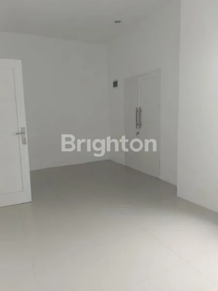 image RUMAH CANTIK 2 LT. SIAP HUNI (4)