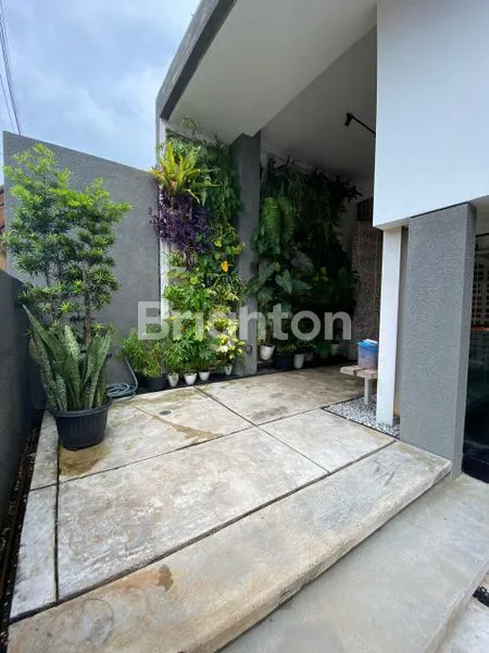 image RUMAH DESAIN EKSKLUSIF DI PULOMAS, 3 KT & 3 MOBIL (7)