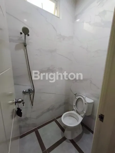 image FOR SALE MULYOSARI SUTOREJO BONUS FURNISH SIAP HUNI MINIMALIS ROW 3 MOBIL (6)