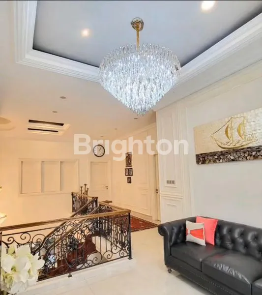 image RUMAH HOOK MEWAH SUPER CANTIK DI BINTARO (8)